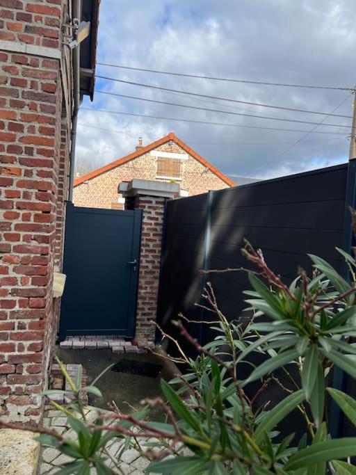 La Petite Maison Vermand Bagian luar foto